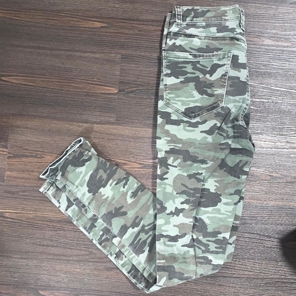 Camo print skinny jeans